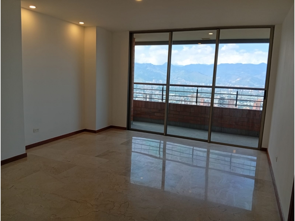 APARTAMENTO EN ARRIENDO SECTOR EL TESORO - POBLADO