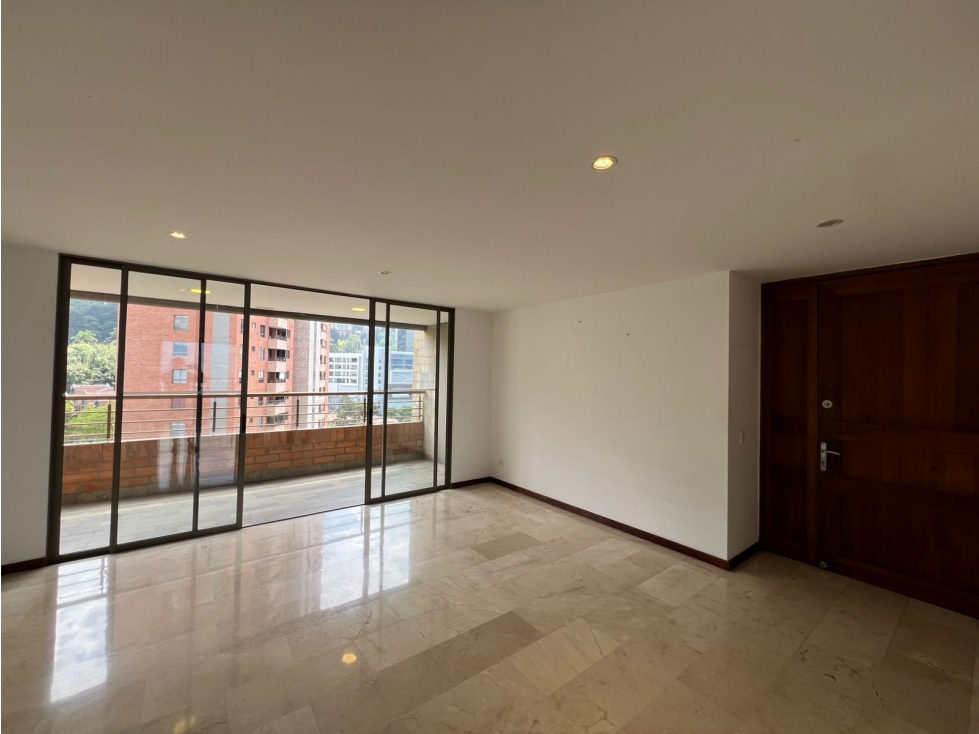 APARTAMENTO EN ARRIENDO SECTOR EL TESORO - POBLADO