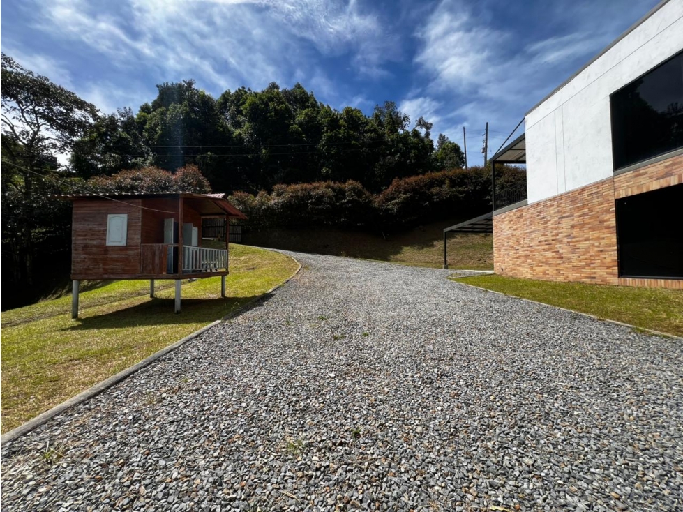 CASA EN VENTA O ARRIENDO SECTOR ESCOBERO - ENVIGADO