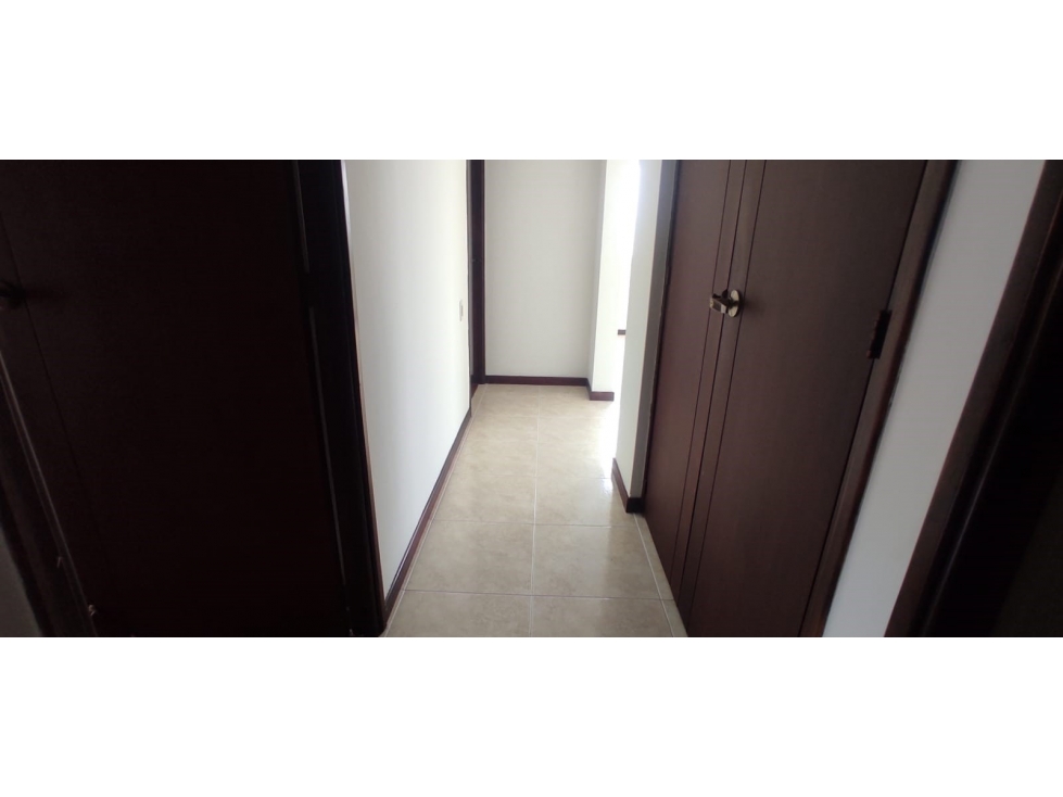 APARTAMENTO EN ARRIENDO SECTOR DE ALTOS DEL POBLADO — foto 4