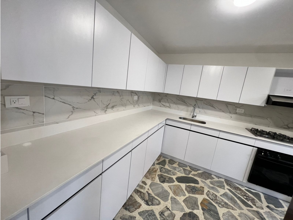 APARTAMENTO EN ARRIENDO SECTOR LAS LOMAS - POBLADO