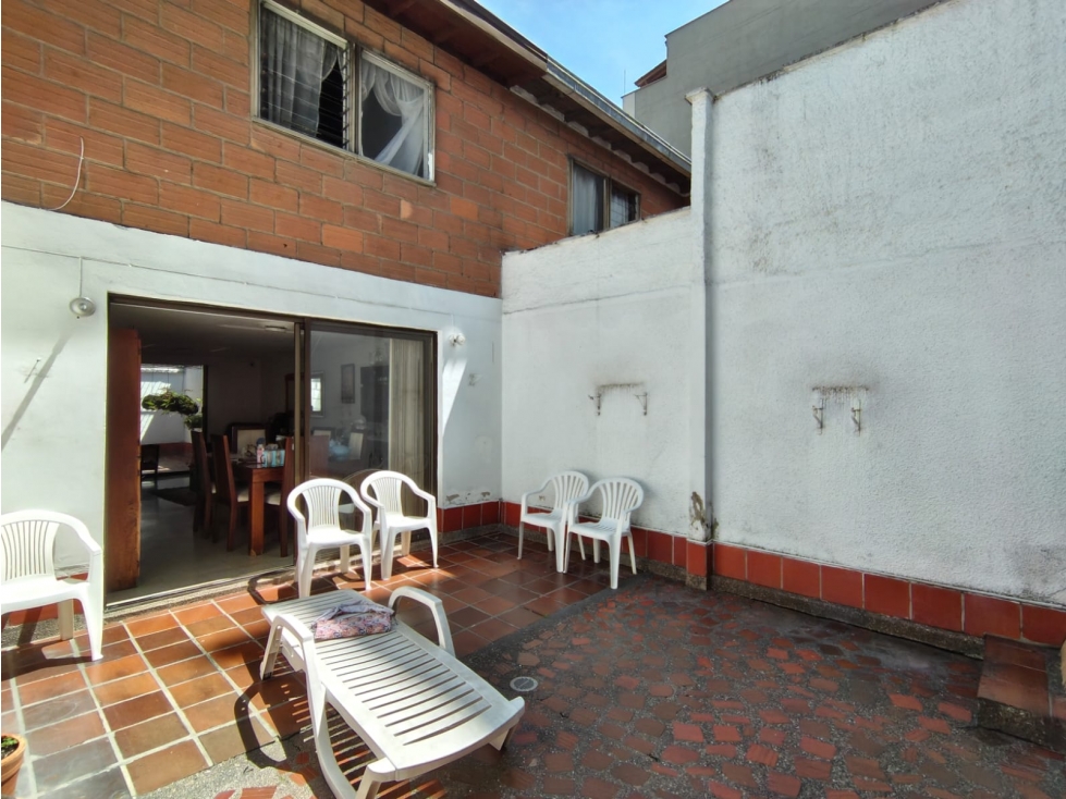 CASA EN VENTA SECTOR DE ESTADIO - LAURELES — foto 5