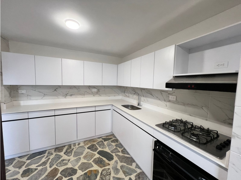APARTAMENTO EN ARRIENDO SECTOR LAS LOMAS - POBLADO — foto 2