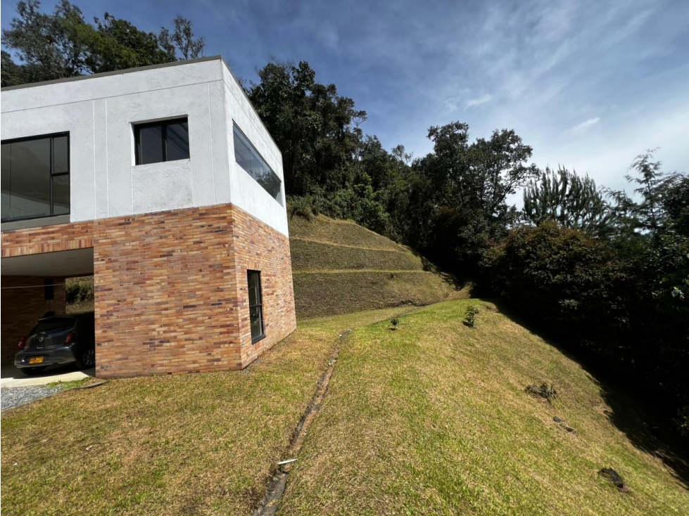 CASA EN VENTA O ARRIENDO SECTOR ESCOBERO - ENVIGADO — foto 2