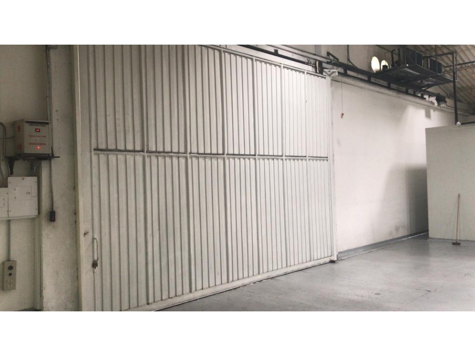 BODEGA PARA VENTA ó ARRIENDO EN EL SECTOR DE LA PAZ - ENVIGADO - 2