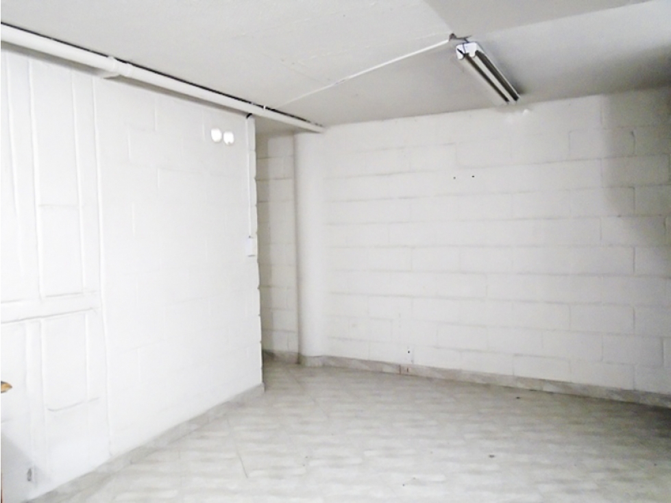 LOCAL EN ARRIENDO SECTOR LA SEBASTIANA - 6