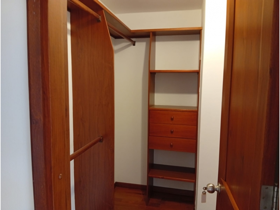 APARTAMENTO EN ARRIENDO SECTOR EL TESORO - POBLADO — foto 3