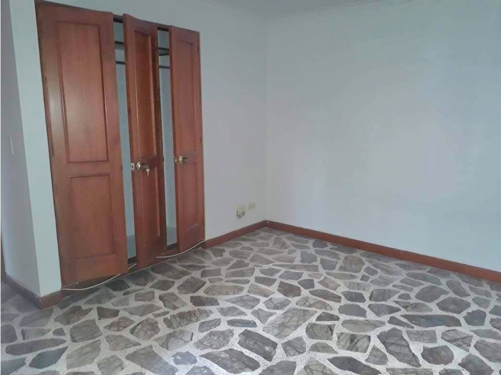 APARTAMENTO EN ARRIENDO SECTOR LA TOJA - POBLADO — foto 3
