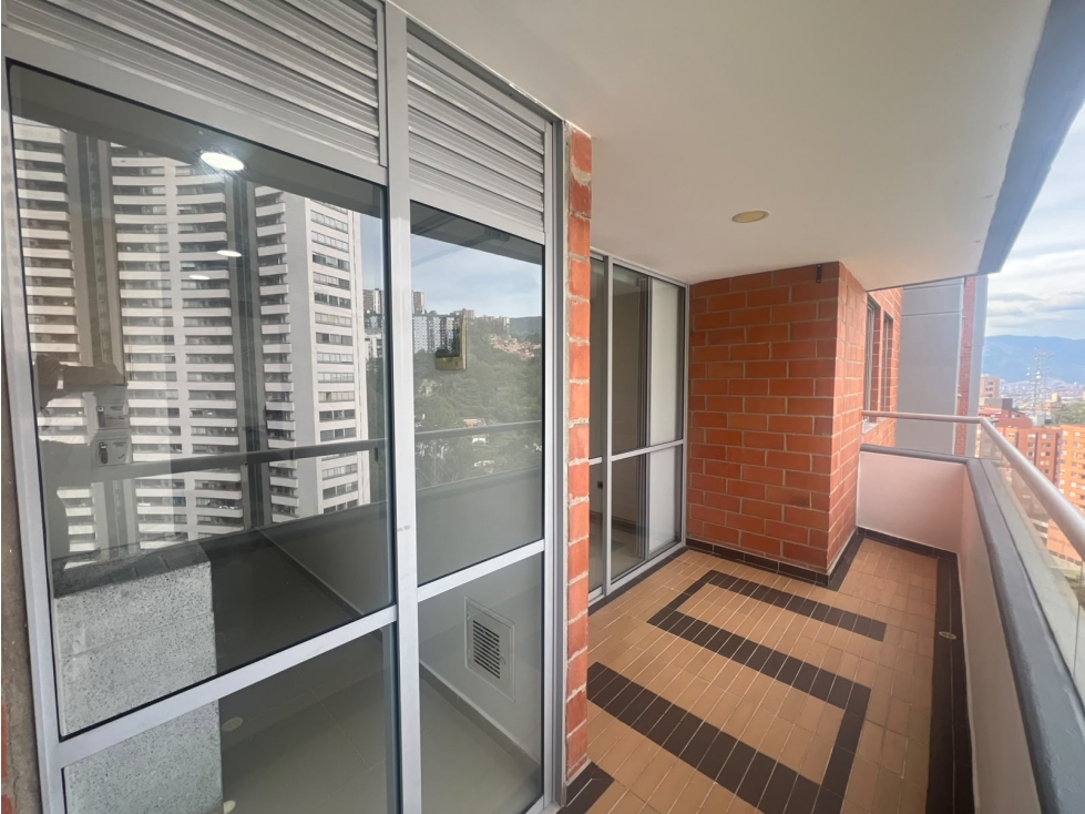APARTAMENTO EN ARRIENDO SECTOR DE LOMA DEL INDIO - POBLADO — foto 3