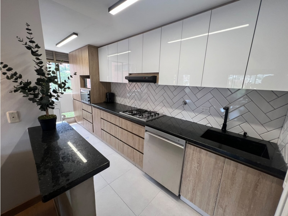 APARTAMENTO AMOBLADO EN EL SECTOR DE PROVENZA - POBLADO
