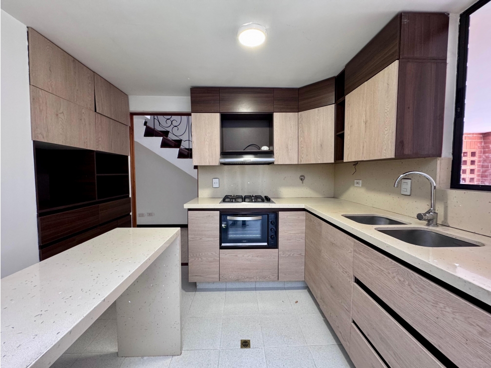 CASA EN ARRIENDO SECTOR DE LOMA DE LAS BRUJAS - ENVIGADO