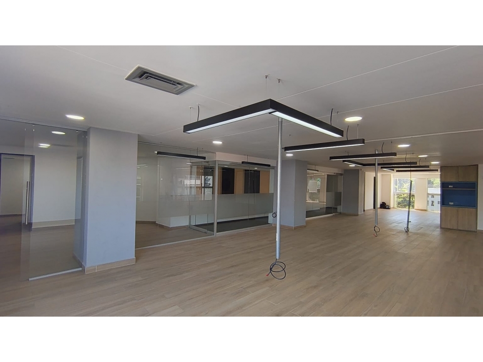 OFICINA EN ARRIENDO SECTOR CAMPESTRE - POBLADO — foto 2