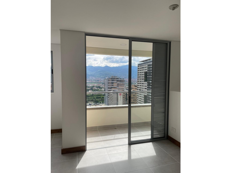 APARTAESTUDIO EN ARRIENDO SECTOR CIUDAD DEL RIO - POBLADO - 2