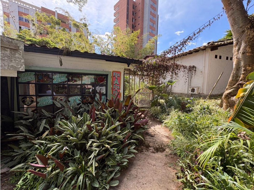CASA EN VENTA SECTRO DE CASTROPOL PARA REMODELAR O PARA CONSTRUIR