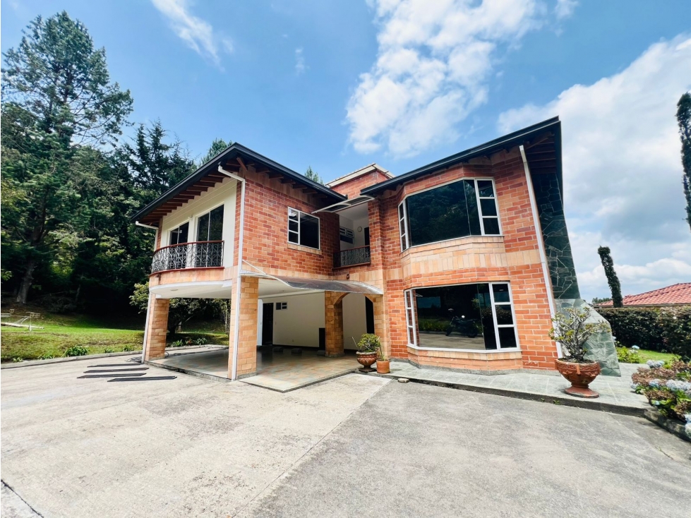 CASA EN ARRIENDO ALTO DE ESCOBERO