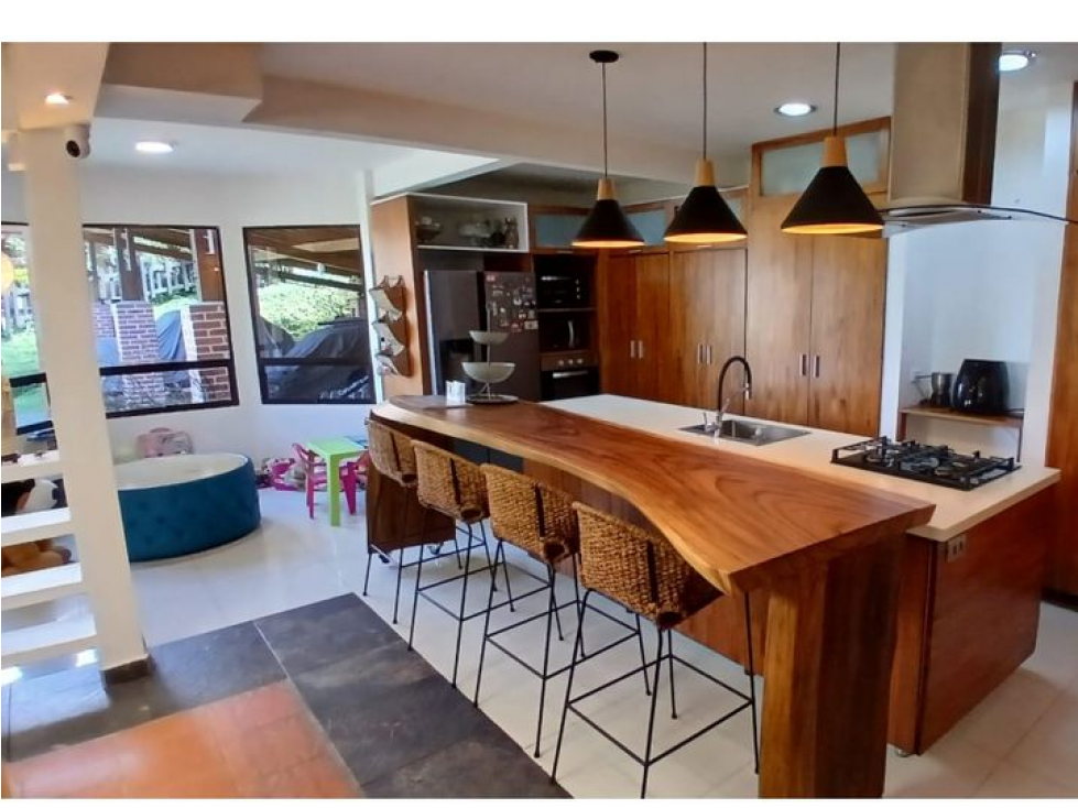 CASA EN ARRIENDO Y/O VENTA SECTOR EL ATRAVESADO - ENVIGADO