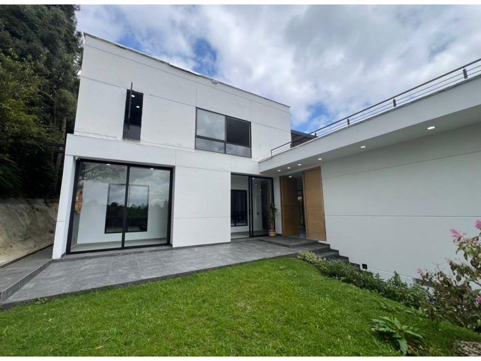 CASA EN VENTA SECTOR ESCOBERO - ENVIGADO