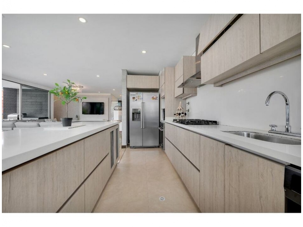 APARTAMENTO EN VENTA Y ARRIENDO SECTOR CASTROPOL - POBLADO — foto 4