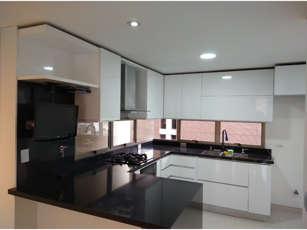 APARTAMENTO EN ARRIENDO SECTOR LOMA DE LOS PARRA - POBLADO — foto 2