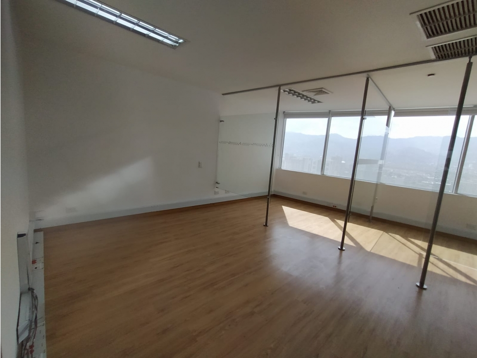 OFICINA EN ARRIENDO SECTOR LOMA DE SAN JULIAN - POBLADO — foto 3