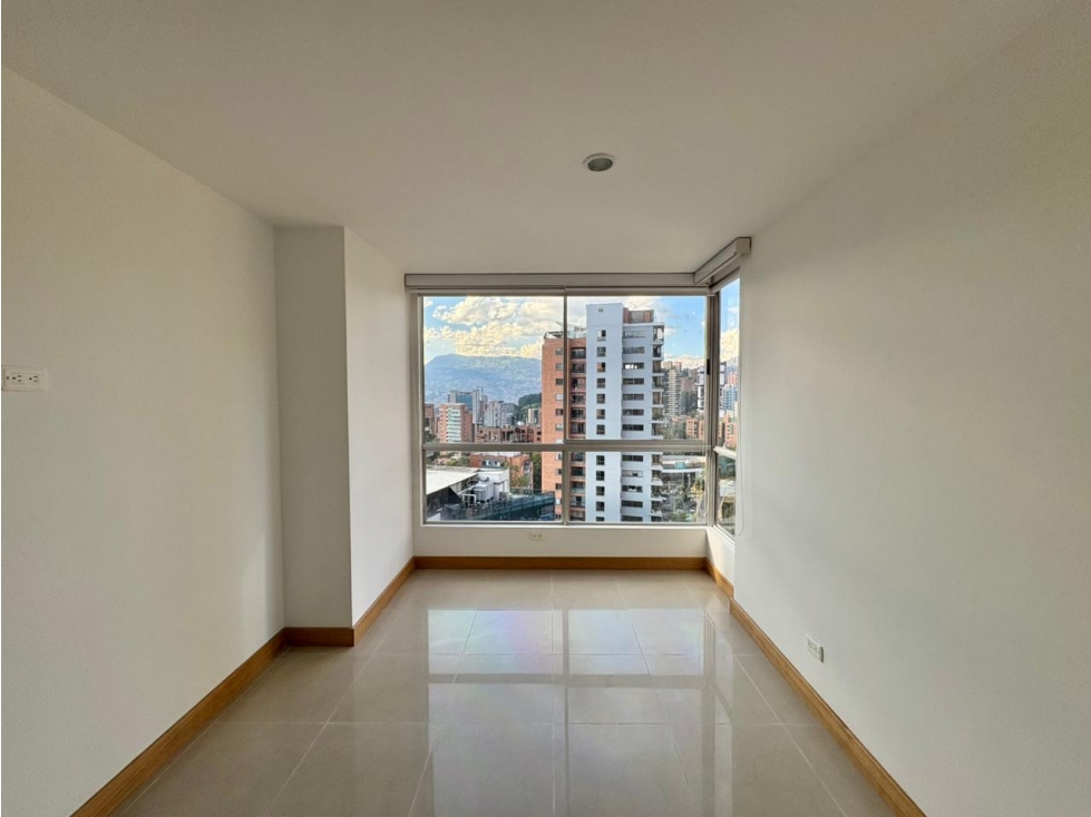 APARTAMENTO EN ARRIENDO SECTOR LAS SANTAS - POBLADO — foto 4
