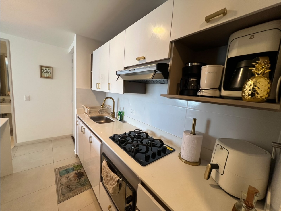 APARTAMENTO AMOBLADO EN ARRIENDO SECTOR CASTROPOL- POBLADO