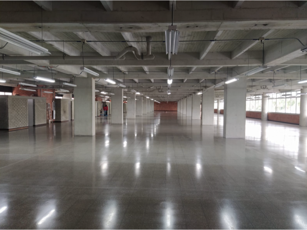 LOCAL EN ARRIENDO SECTOR DE SANTA FE - GUAYABAL