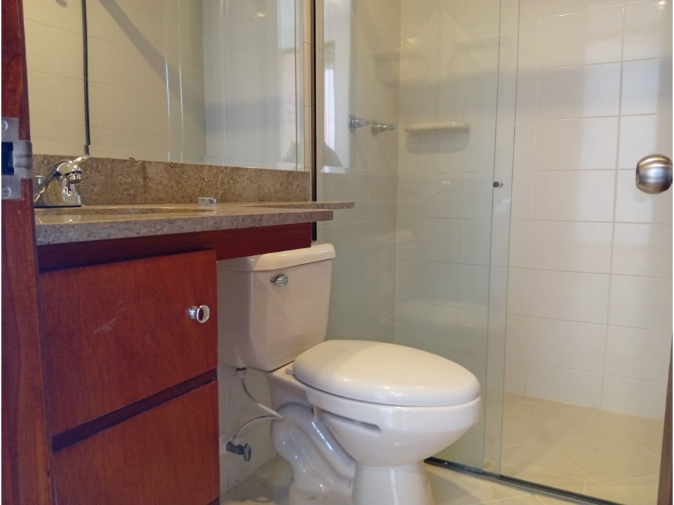 APARTAMENTO EN ARRIENDO SECTOR EL TESORO - POBLADO — foto 5
