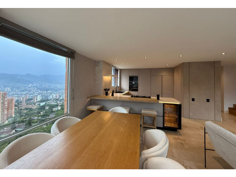 APARTAMENTO EN VENTA SECTOR EL TESORO - POBLADO
