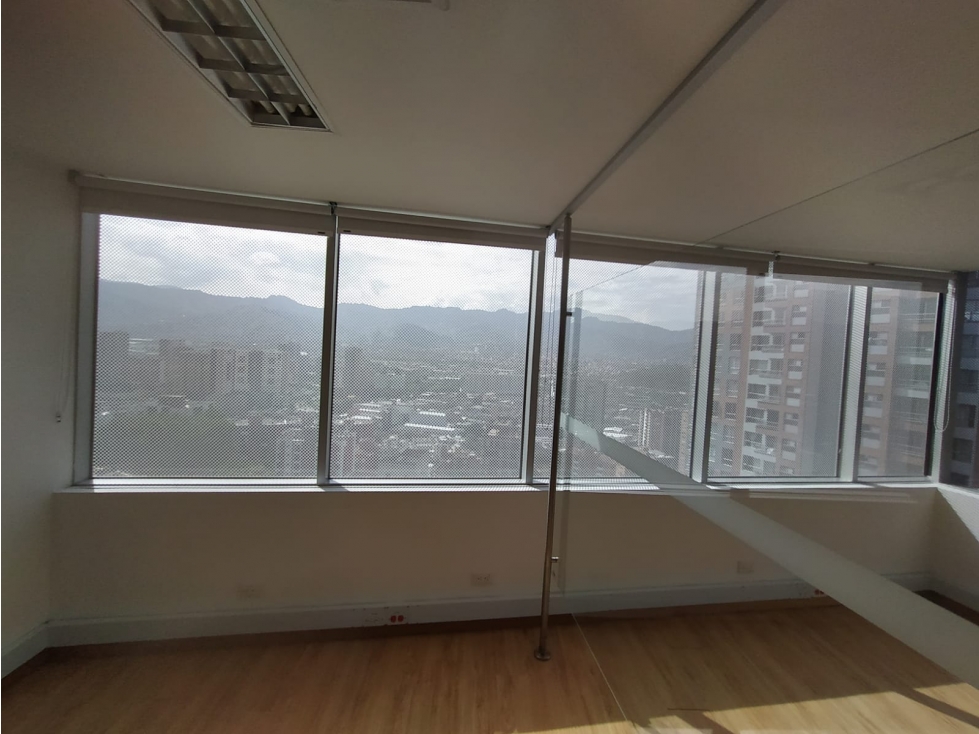 OFICINA EN ARRIENDO SECTOR LOMA DE SAN JULIAN - POBLADO — foto 4