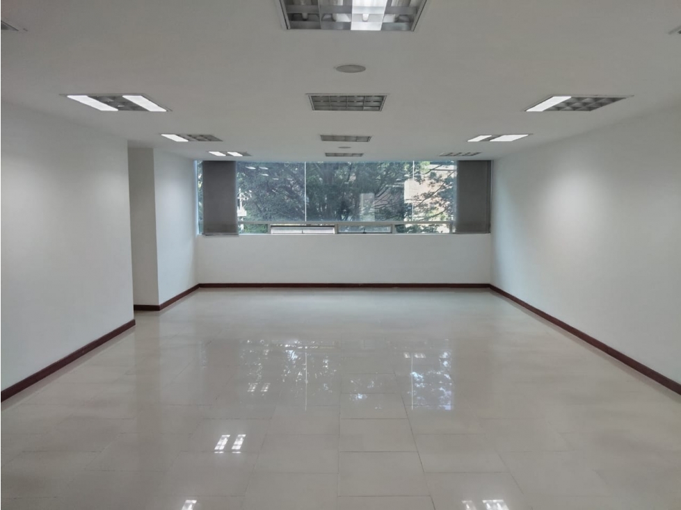OFICINA EN ARRIENDO LOS BALSOS - MILLA DE ORO