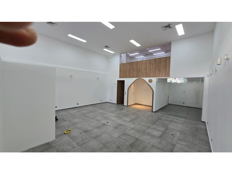 LOCAL ARRIENDO BARRIO COLOMBIA