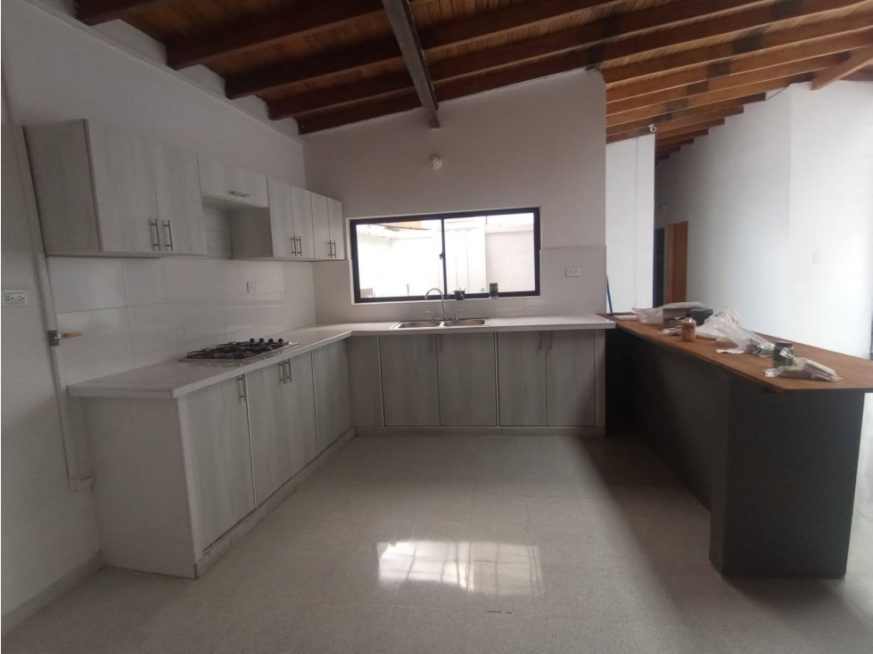 CASA COMERCIAL PARA ARRIENDO EN EL SECTOR DE LA NUTIBARA — foto 2