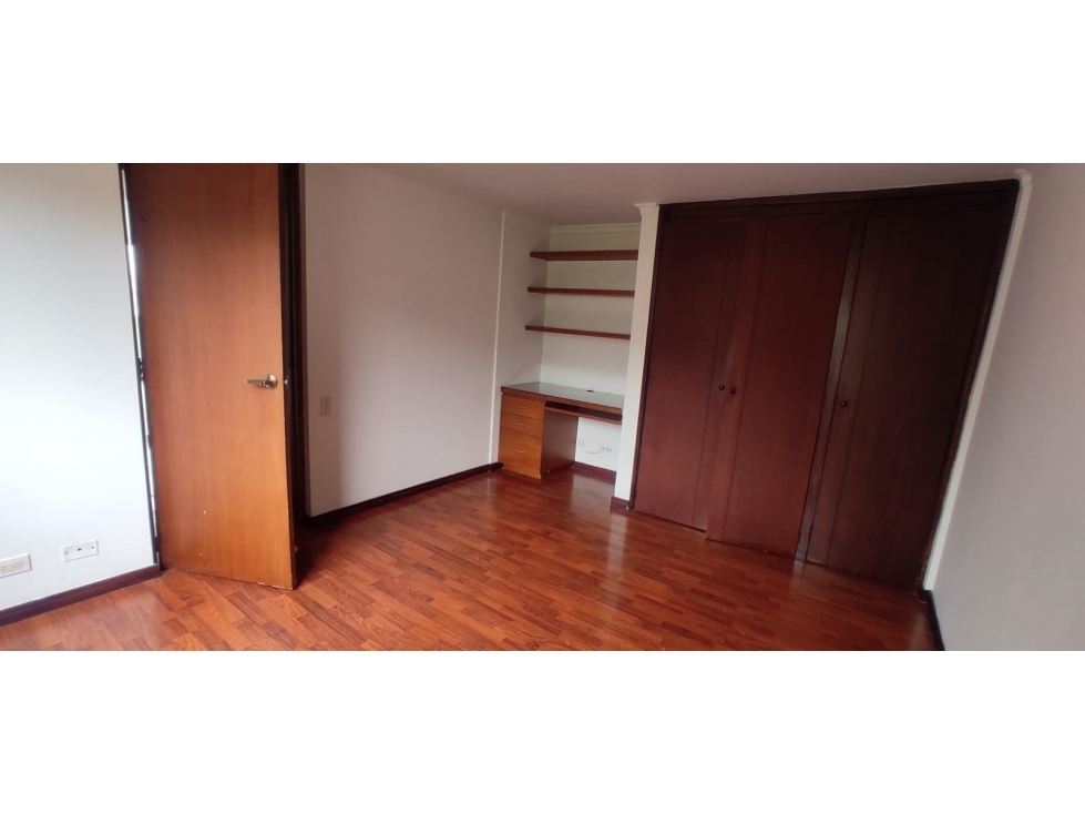 APARTAMENTO EN ARRIENDO SECTOR DE ALTOS DEL POBLADO — foto 6