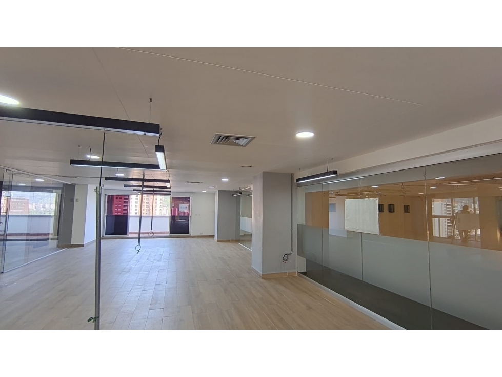 OFICINA EN ARRIENDO SECTOR CAMPESTRE - POBLADO — foto 4