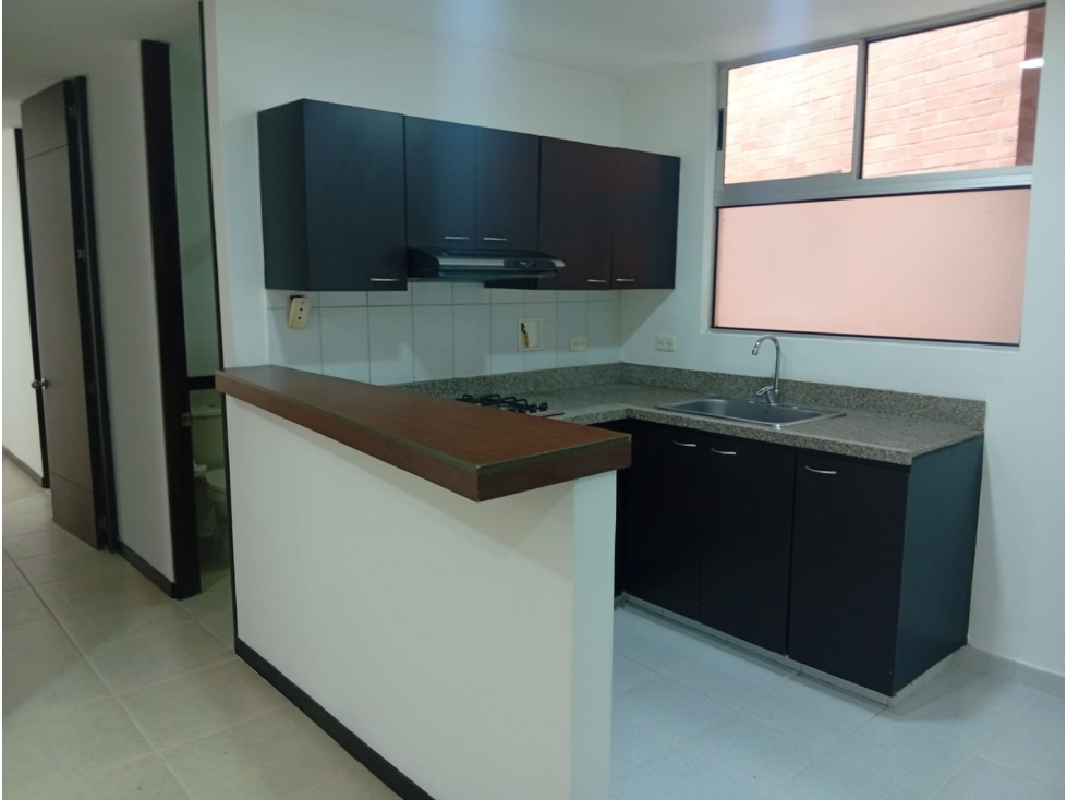 APARTAMENTO EN ARRIENDO SECTOR CASTROPOL - POBLADO - 4