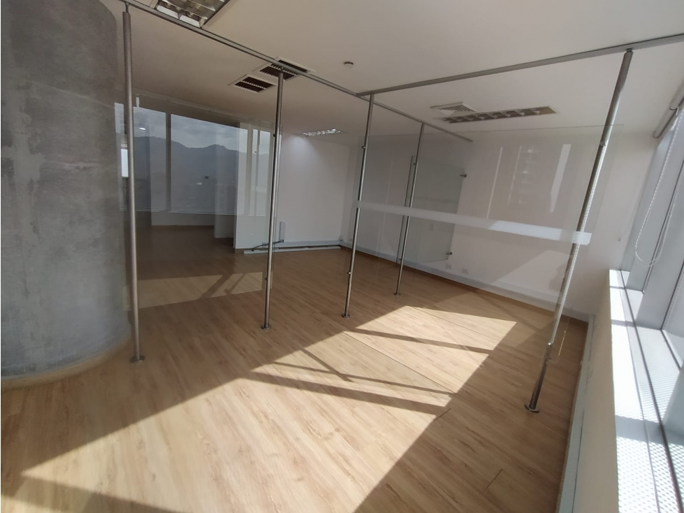 OFICINA EN ARRIENDO SECTOR LOMA DE SAN JULIAN - POBLADO — foto 5