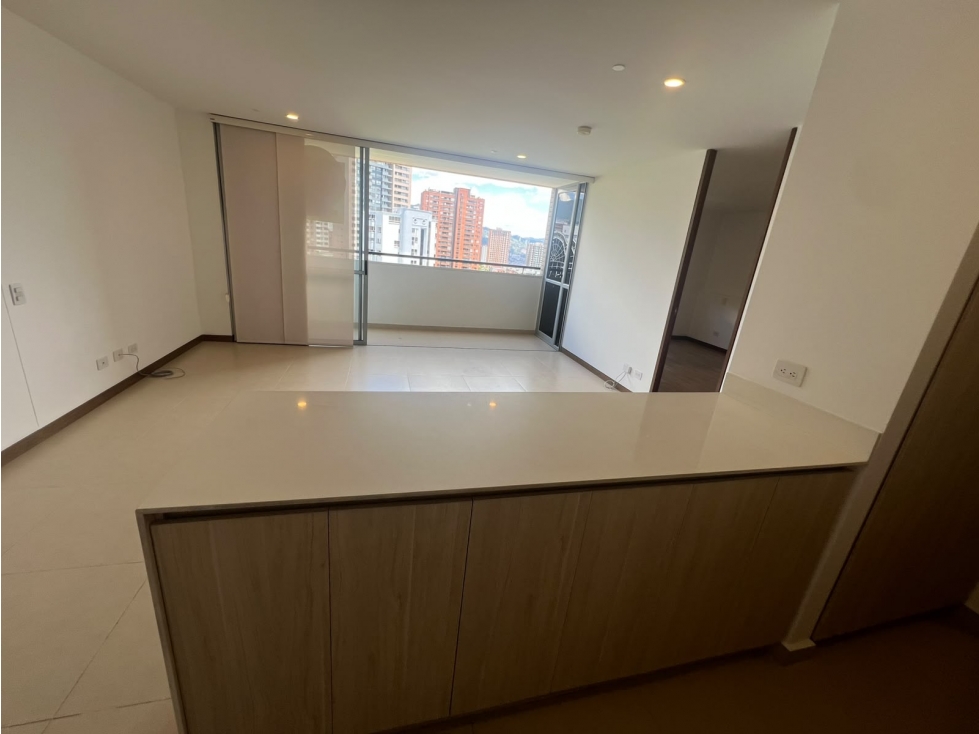 APARTA ESTUDIO EN ARRIENDO SECTOR LOS GONZALEZ - POBLADO — foto 3