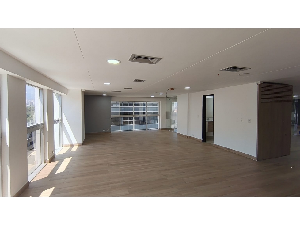 OFICINA EN ARRIENDO SECTOR CAMPESTRE - POBLADO — foto 5