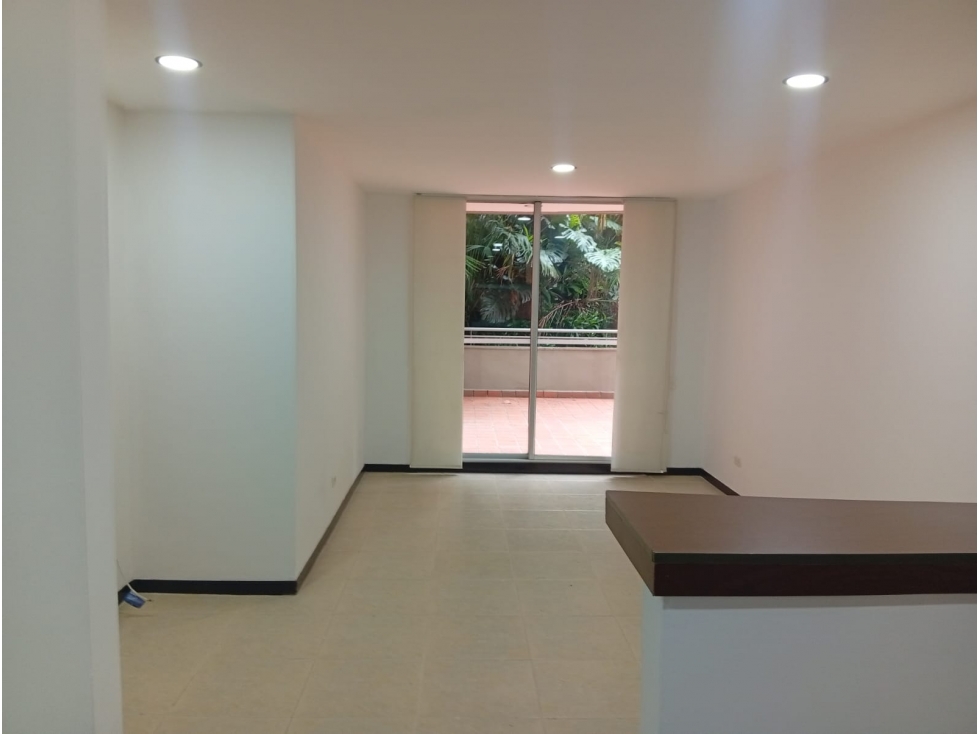 APARTAMENTO EN ARRIENDO SECTOR CASTROPOL - POBLADO - 5