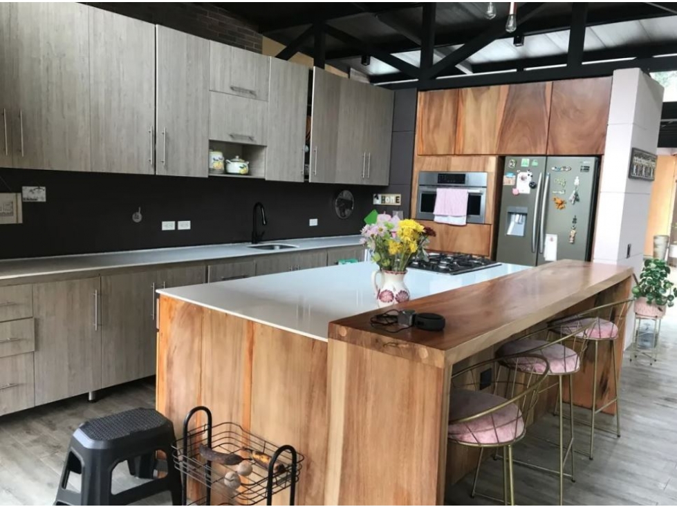CASA EN VENTA SECTOR EL ESCOBERO - ENVIGADO