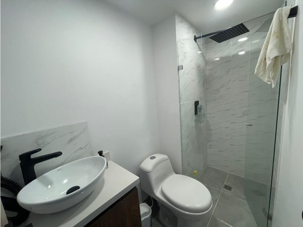 APARTAMENTO EN ARRIENDO SECTOR DE LOMA DEL INDIO - POBLADO — foto 5