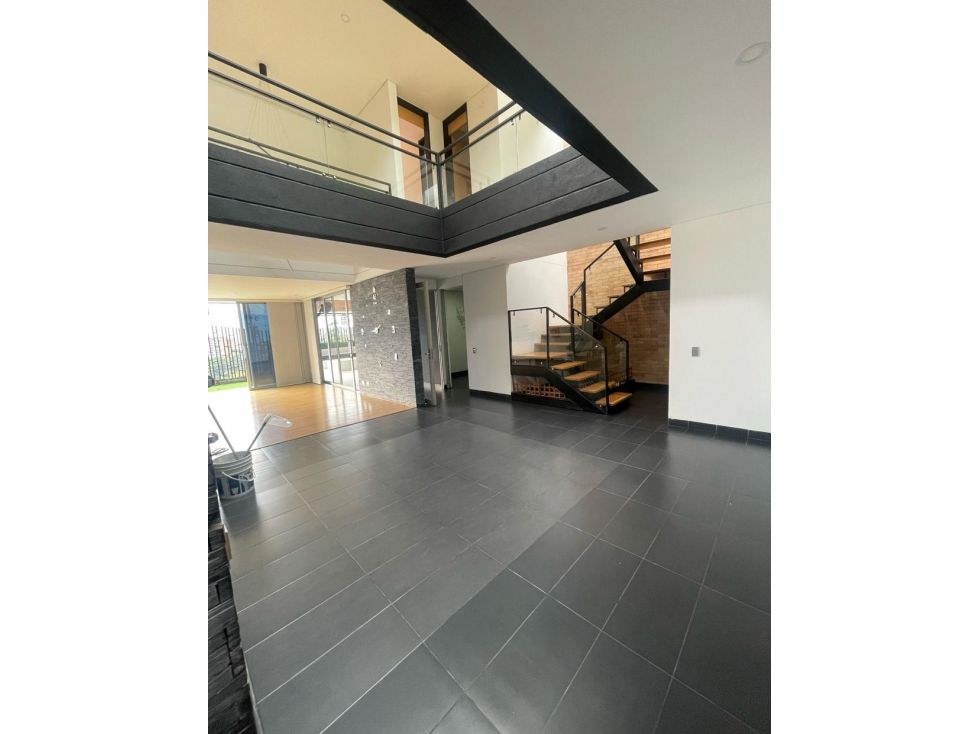CASA EN VENTA SECTOR LOMA DEL ATRAVESADO - ENVIGADO