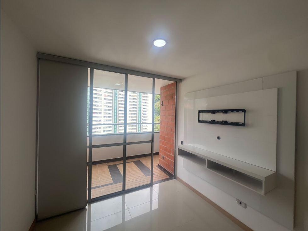 APARTAMENTO EN ARRIENDO SECTOR DE LOMA DEL INDIO - POBLADO — foto 5