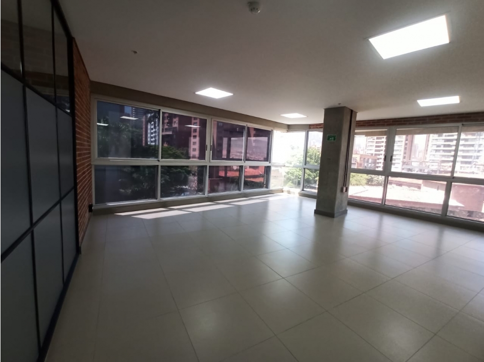 OFICINA EN ARRIENDO SECTOR CASTRPOL - POBLADO