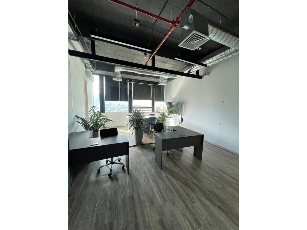 OFICINA DOTADA EN ARRIENDO SECTOR LOS BALSOS - POBLADO