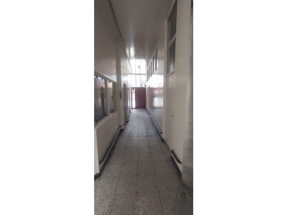 BODEGA PARA LA VENTA EN TOBERÍN, BOGOTA — foto 2
