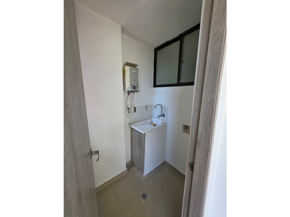 Alquiler de Apartamento en la Laureles Almeria — foto 4
