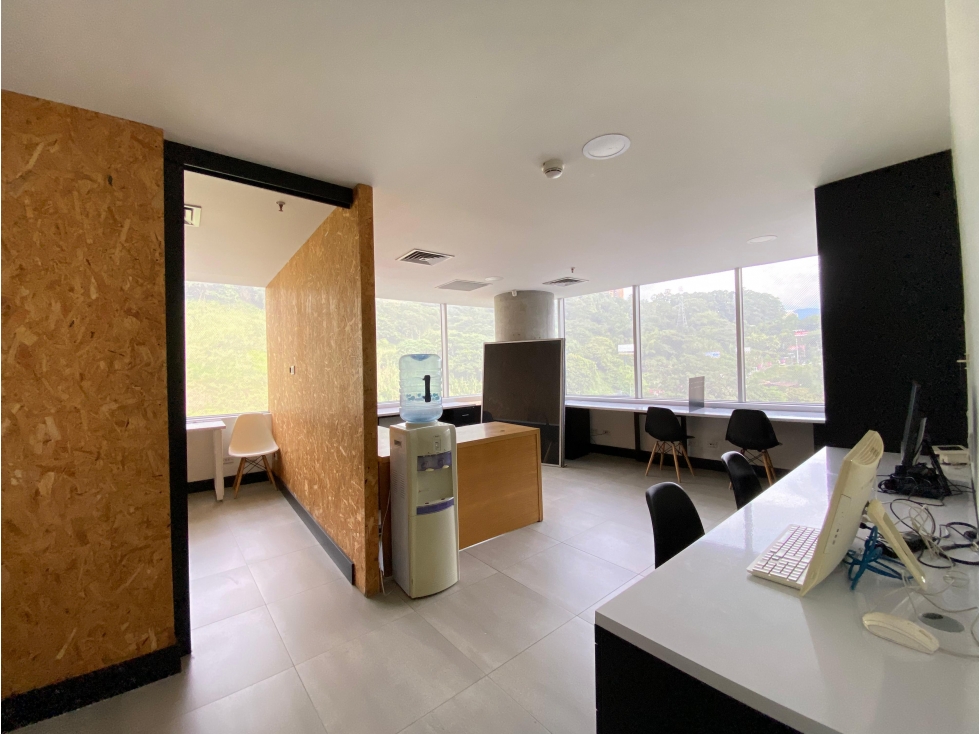 Arriendo oficina en el poblado — foto 2