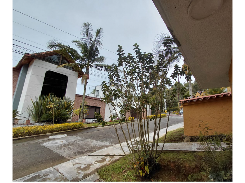 Casa en venta en guarne — foto 2